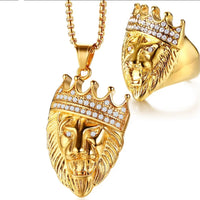 COLGANTE Y ANILLO DE LEON CON ZIRCONIA
