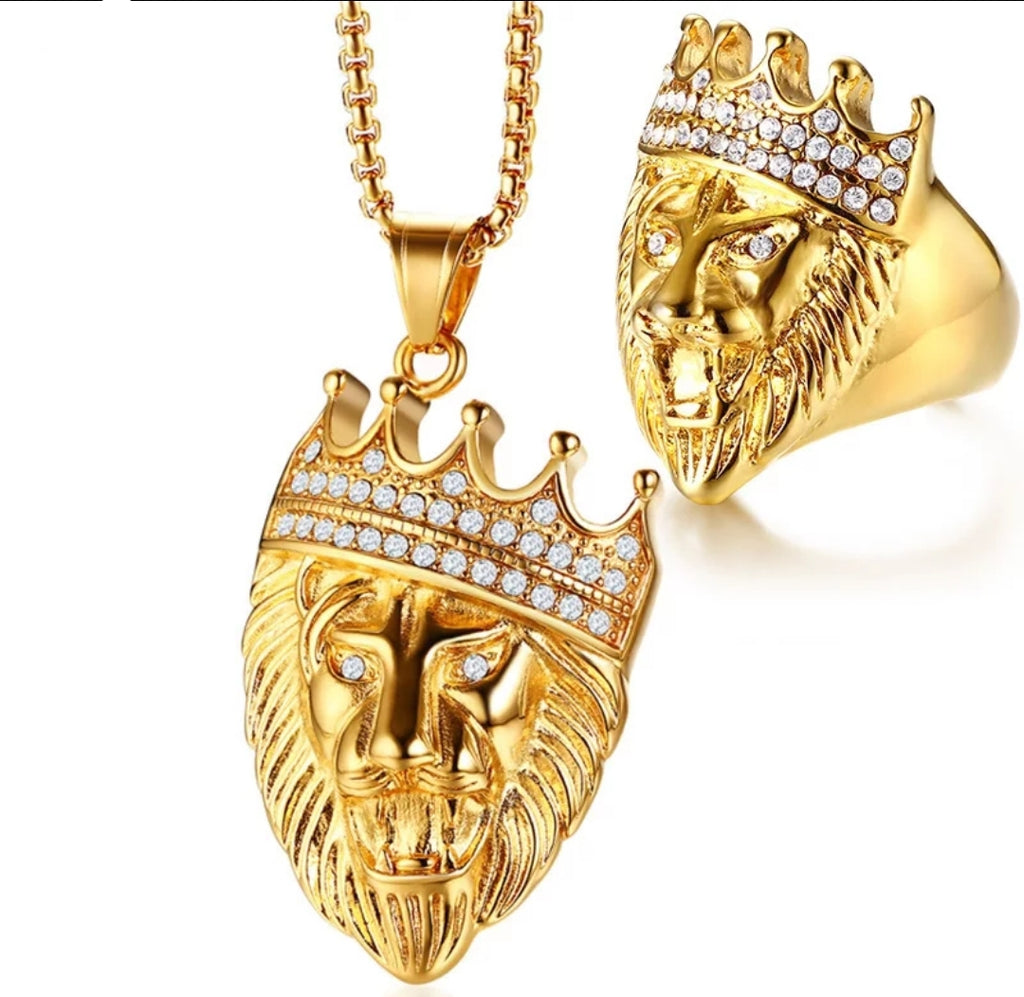 COLGANTE Y ANILLO DE LEON CON ZIRCONIA