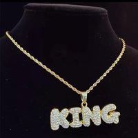 COLGANTE KING BRILLANTES LETRAS P