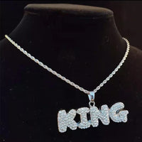 COLGANTE KING BRILLANTES LETRAS P