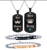 SET COLGANTES PLACAS NEGRAS Y PULSERAS KING&QUEEN