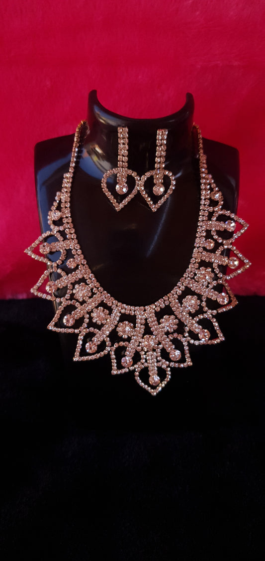 SET GOTA DE AGUA GARGANTILLA Y PENDIENTES