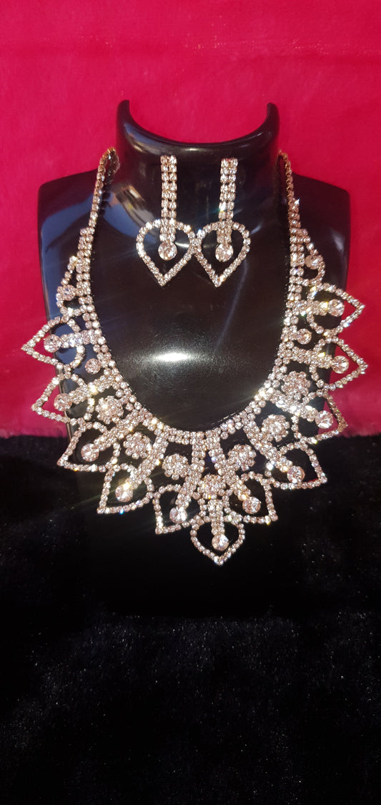 SET GOTA DE AGUA GARGANTILLA Y PENDIENTES